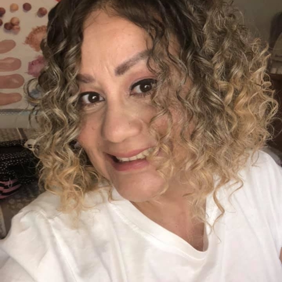 Profile Picture of Laura Centeno (@ladylaura2015) on Poshmark