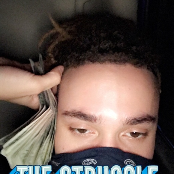 Profile Picture of Donte Worelds (@tayworelds) on Poshmark