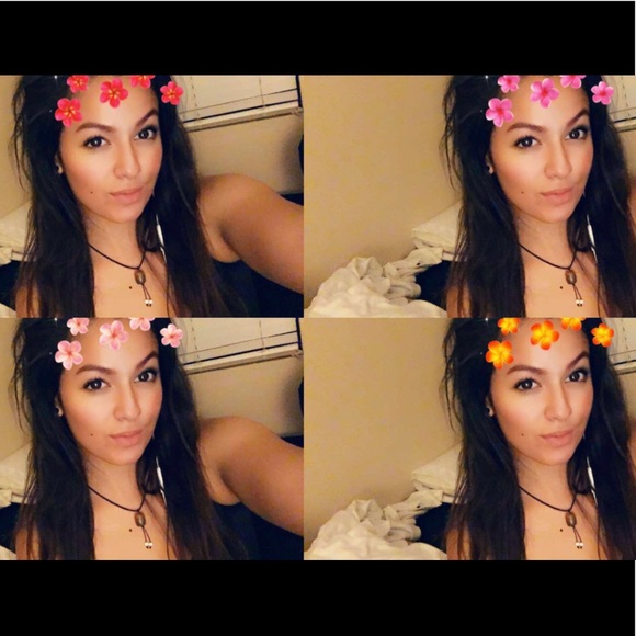 Profile Picture of Daniella Tiscareño (@tdiizzle95) on Poshmark