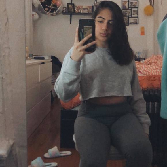 Profile Picture of Diana Freire (@n_dianaa) on Poshmark