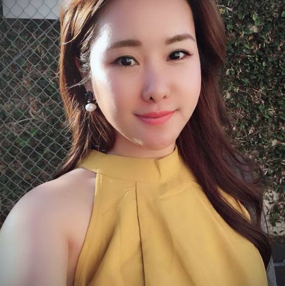 Profile Picture of Myoungmee Yoon (@mia2521) on Poshmark