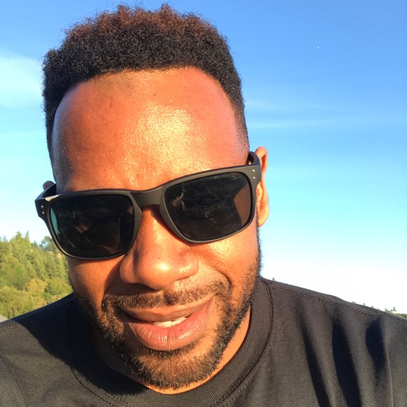 Profile Picture of Lavaughn Mccullum (@lavaughnm84) on Poshmark