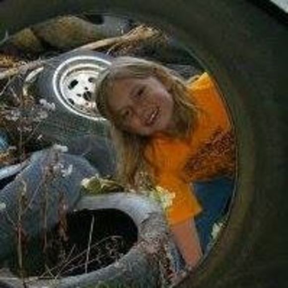 Profile Picture of Kim Unterberger (@sheilariebe) on Poshmark