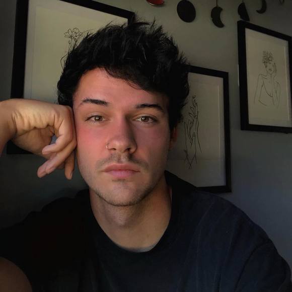 Patrick Peach - Poshmark Profile Picture of Patrick Peach (@patpeach) on Poshmark