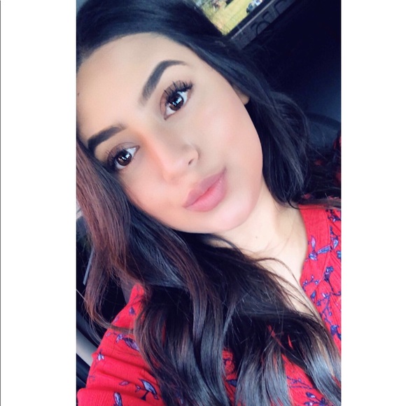 Profile Picture of Diana Diaz (@ddiaz914) on Poshmark