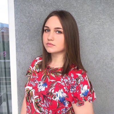Profile Picture of Iva Jovcic ✨ (@lisarhee95) on Twitter