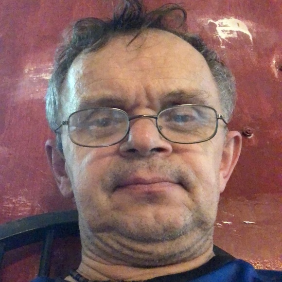 Profile Picture of Cezar Skarzynski (@cezarskar) on Poshmark