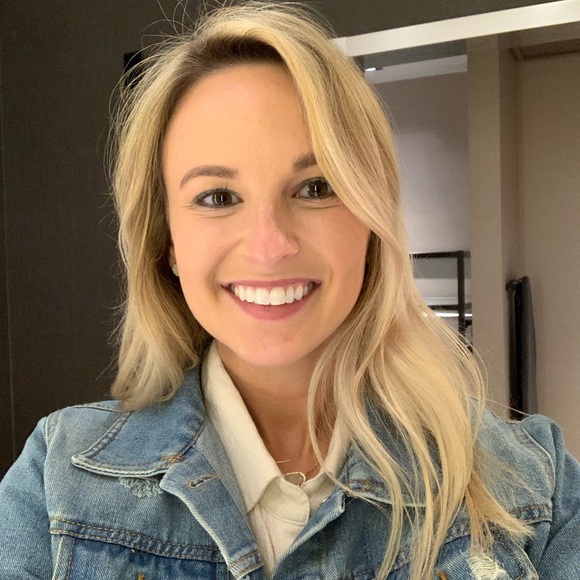 Haylie Simunek - Poshmark Profile Picture of Haylie Simunek (@hsimunek) on Poshmark