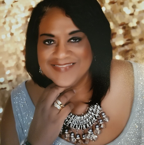 Profile Picture of Paula Smith hearn (@heapau7) on Poshmark