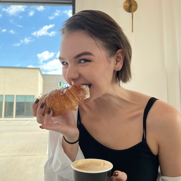 Profile Picture of Adah Dunn (@814add) on Poshmark