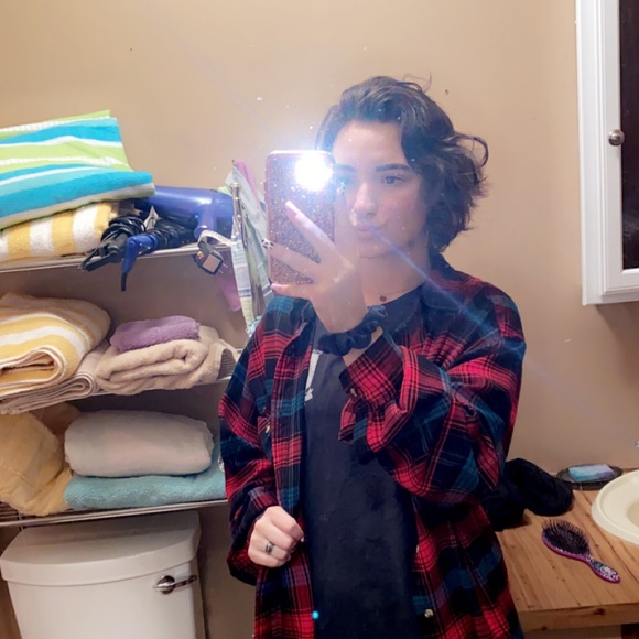Profile Picture of Hannah Young (@yhannah976) on Poshmark