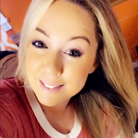 Profile Picture of Natalie Canham (@ncanham92) on Poshmark