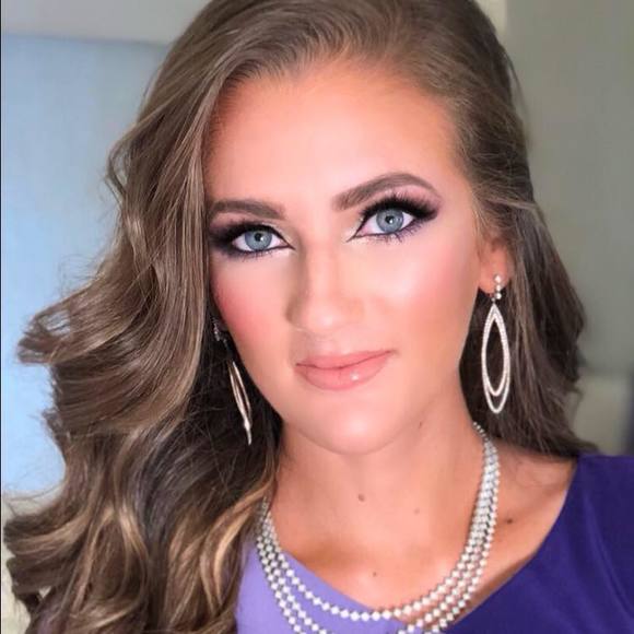 Profile Picture of Heather Bistricer (@hbistricer) on Poshmark