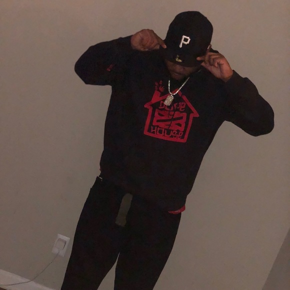 Profile Picture of Chris Mickens (@truwop) on Poshmark