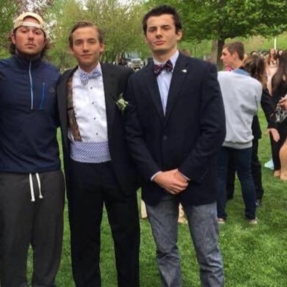 Profile Picture of Henry Enelow (@henelow) on Poshmark