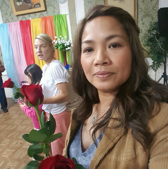 Profile Picture of Alice Gulley (@santiagoalice06) on Poshmark