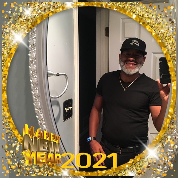 Profile Picture of Rolando Stateman (@ralo1) on Poshmark