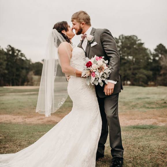 Profile Picture of Bradley Barrett (@bradb77) on Poshmark