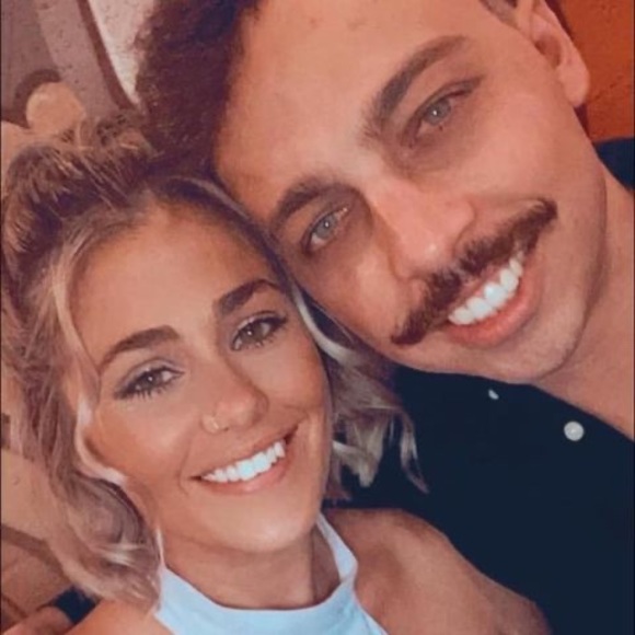 Profile Picture of Lierin Danvers (@lierin_danvers) on Poshmark