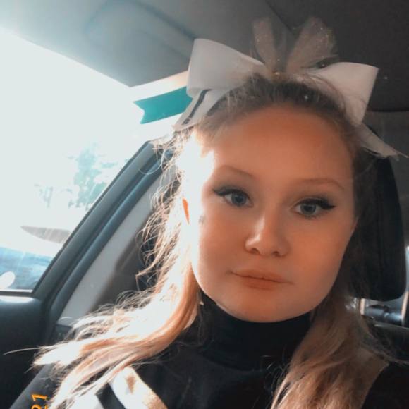 Profile Picture of Samantha Pye (@samanthap10303) on Poshmark