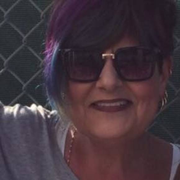 Profile Picture of Monique Lemieux vandeligt (@moniquelemie851) on Poshmark