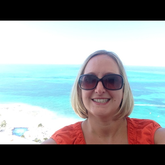 Profile Picture of Heidi Engeseth (@hengese1) on Poshmark