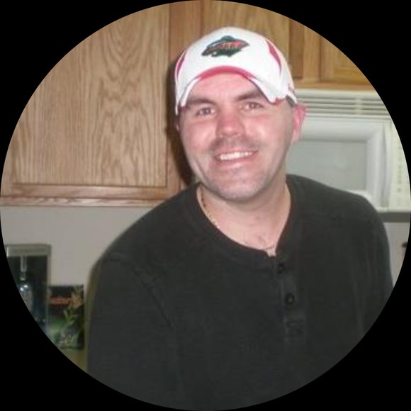 Profile Picture of Justin Osell (@justinosell) on Poshmark