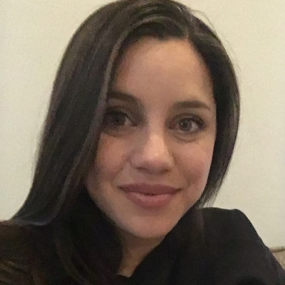 Profile Picture of Haley Crabtree (@haley4613) on Poshmark