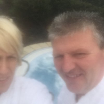 Profile Picture of Jean Halsall (@sparklyjeanuk) on Twitter