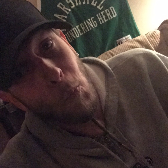 Profile Picture of James Browning (@messtacular) on Poshmark