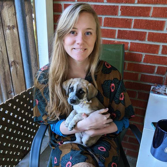 Profile Picture of Robin Ozburn (@robin_oz) on Poshmark