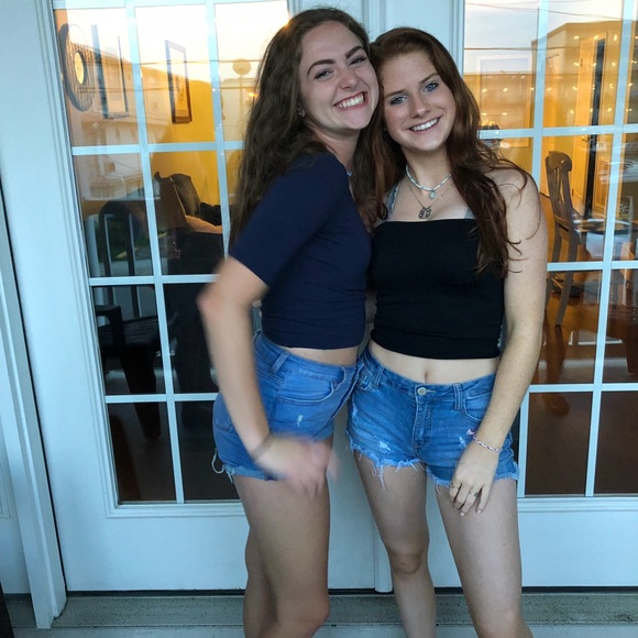 Profile Picture of Julia Dougherty (@juliadougherty) on Poshmark