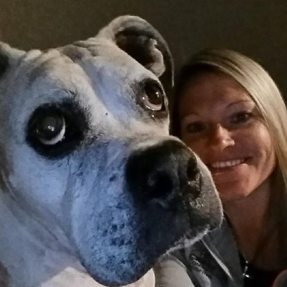 Profile Picture of Julie Wander (@juliekelly10) on Poshmark