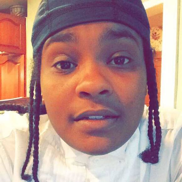 Profile Picture of Sharde Chesley (@boobiebanz) on Poshmark