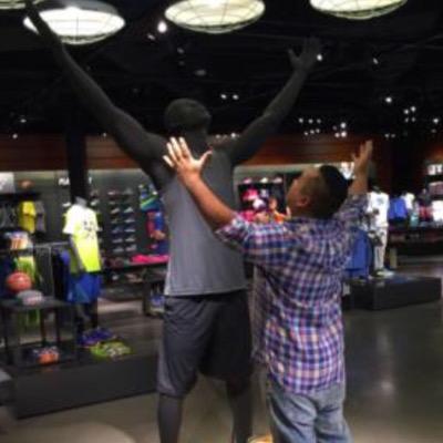 Profile Picture of Matthew Fengthong (@LaoBron) on Twitter
