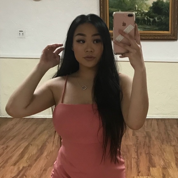 Profile Picture of Kelly Li (@kellyportillox) on Poshmark