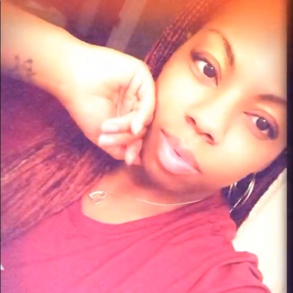 Profile Picture of Lashay Fellows (@lashayfellows) on Poshmark