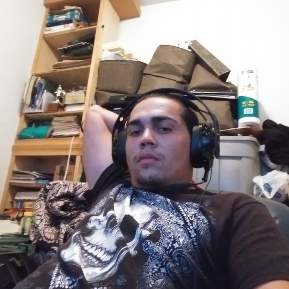 Profile Picture of Rivera Antonio (@rivera_antonio) on Poshmark