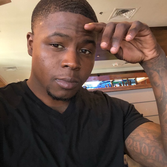 Profile Picture of Allen Bray (@allenbray) on Poshmark