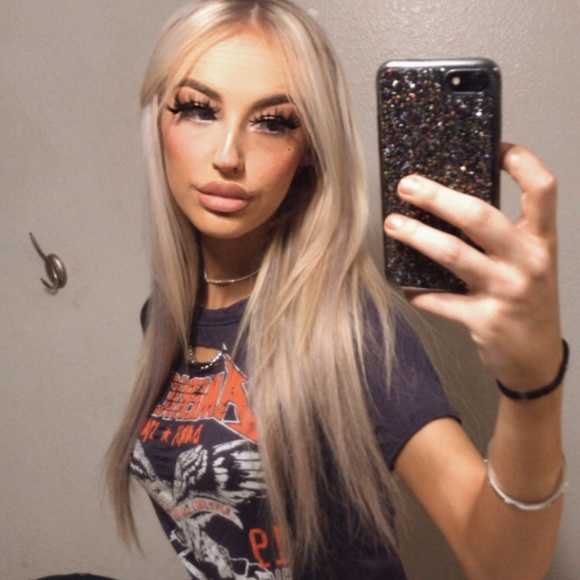 Profile Picture of Kenny Holt (@kenny_holt) on Poshmark