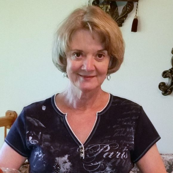 Profile Picture of Nancy Crabtree (@nancycrabtre924) on Poshmark
