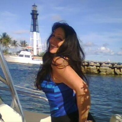 Profile Picture of Laura Compitello (@sugarnysugar) on Twitter