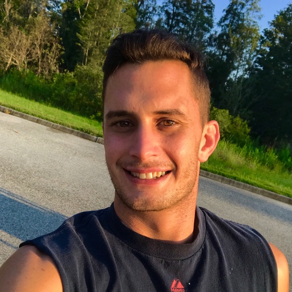 Profile Picture of Blake Gillum (@gilco19) on Poshmark