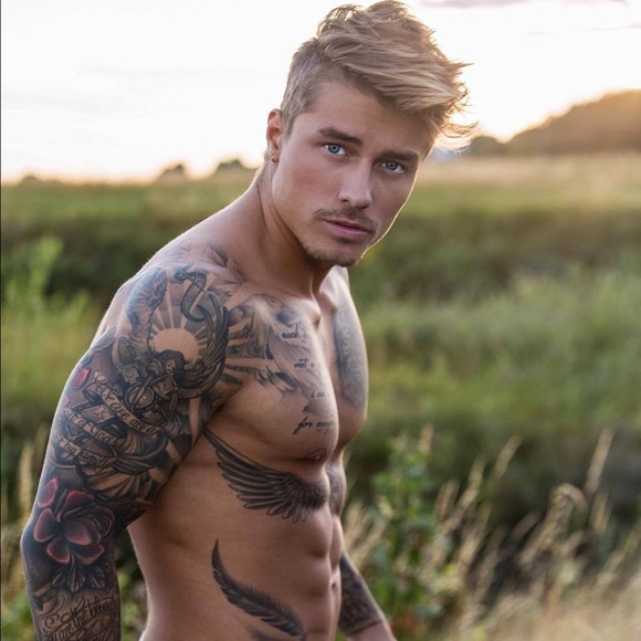 Kaylee Harrigill - Poshmark Profile Picture of Kaylee Harrigill (@18_kaylee) on Poshmark