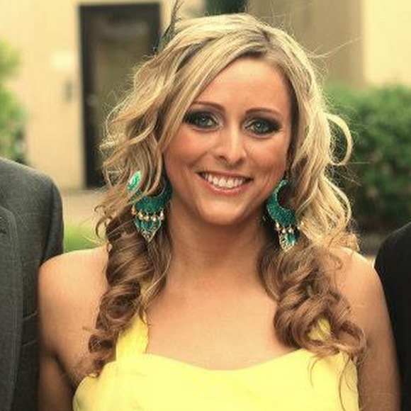 Profile Picture of Karina Policy (@karina_policy) on Poshmark