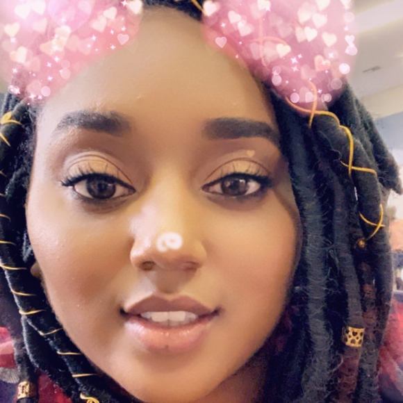 Profile Picture of Shaneice Muthra (@sar071412) on Poshmark