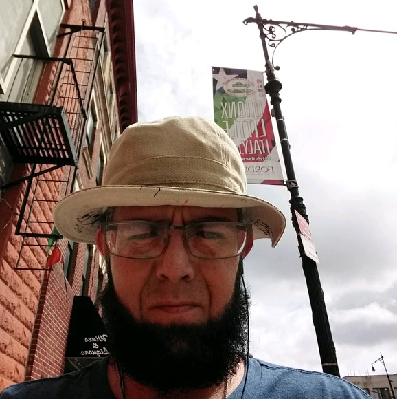 Profile Picture of Jeffrey Wheatley (@jwheatley084) on Poshmark