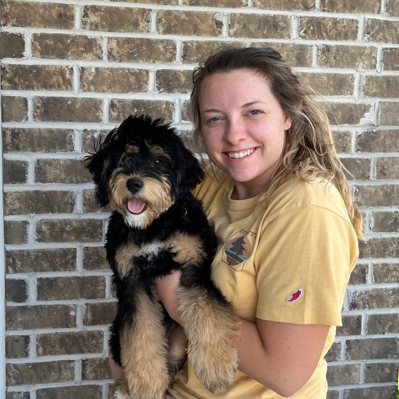 Profile Picture of Sarah Jaeger (@sjsarahj97) on Poshmark