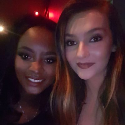 Profile Picture of Dee&Ella (@EllaMarshal) on Twitter