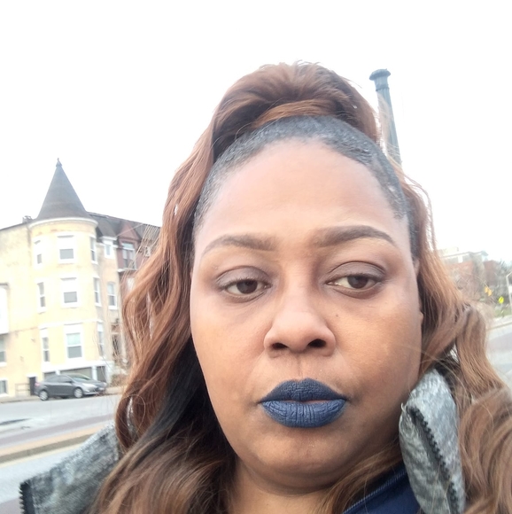 Profile Picture of Ernestine Ross (@ernieross) on Poshmark